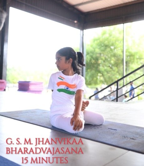LONGEST DURATION HOLDING BHARADVAJASANA FOR 15 MINUTES