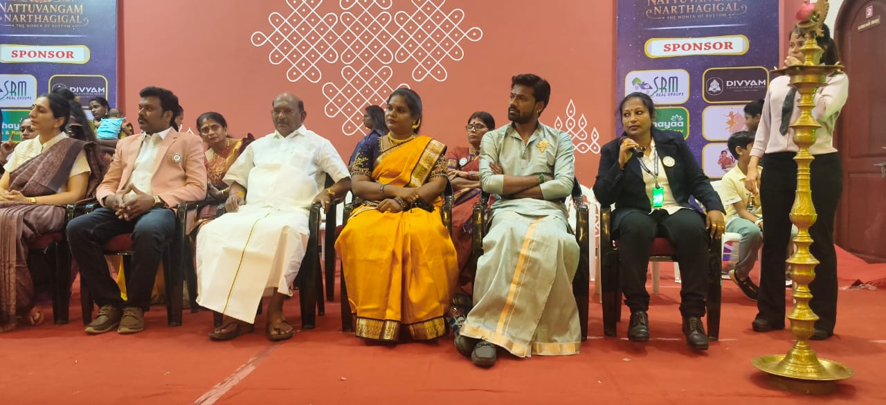 NATTUVANGAM NARTHAGIGAL “LARGEST MASS SYNCHRONIZED NATTUVANGAM RECITAL WITH BHARATANATYAM PERFORMANCE” gallery image 1